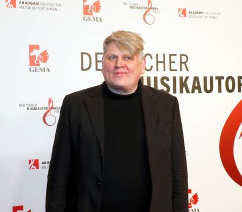 Sergej Newski bei Verleihung Deutscher Musikautor:innenpreis 2022 im Hotel RITZ-CARLTON Berlin. Redaktion Laurent, Berlin 24.03.22