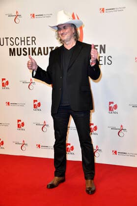 Mark Bender beim 13. Deutschen Musikautor*innenpreis der GEMA 2022 im Hotel The Ritz-Carlton. Berlin, 24.03.2022