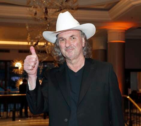 Mark Bender bei Verleihung Deutscher Musikautor:innenpreis 2022 im Hotel RITZ-CARLTON Berlin. Redaktion Laurent, Berlin 24.03.22