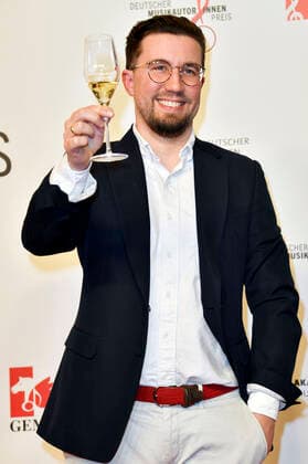 Prinz Pi beim 13. Deutschen Musikautor*innenpreis der GEMA 2022 im Hotel The Ritz-Carlton. Berlin, 24.03.2022