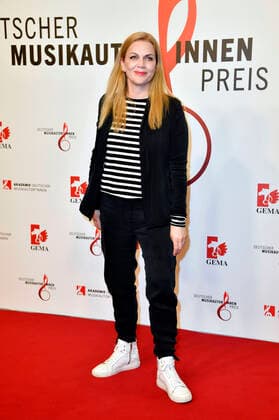 Anna Loos beim 13. Deutschen Musikautor*innenpreis der GEMA 2022 im Hotel The Ritz-Carlton. Berlin, 24.03.2022