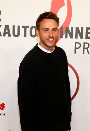 Thomas Huebner (Künstlername CLUESO) bei Verleihung Deutscher Musikautor:innenpreis 2022 im Hotel RITZ-CARLTON Berlin. Redaktion Laurent, Berlin 24.03.22