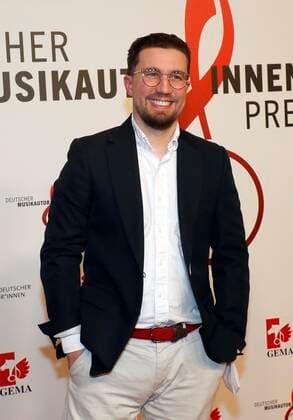 Friedrich Kautz (Künstlername Prinz Pi) bei Verleihung Deutscher Musikautor:innenpreis 2022 im Hotel RITZ-CARLTON Berlin. Redaktion Laurent, Berlin 24.03.22