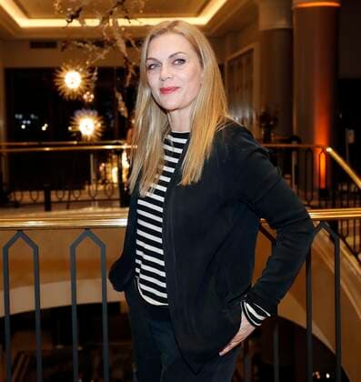 Anna Loos bei Verleihung Deutscher Musikautor:innenpreis 2022 im Hotel RITZ-CARLTON Berlin. Redaktion Laurent, Berlin 24.03.22