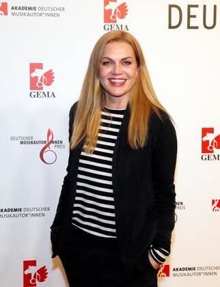 Anna Loos bei Verleihung Deutscher Musikautor:innenpreis 2022 im Hotel RITZ-CARLTON Berlin. Redaktion Laurent, Berlin 24.03.22
