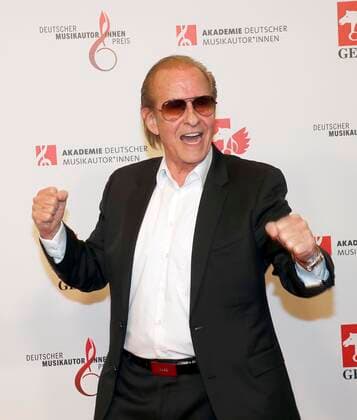 Michael Holm (nominiert für Schlager) bei Verleihung Deutscher Musikautor:innenpreis 2022 im Hotel RITZ-CARLTON Berlin. Redaktion Laurent, Berlin 24.03.22