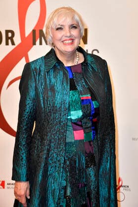 Claudia Roth beim 13. Deutschen Musikautor*innenpreis der GEMA 2022 im Hotel The Ritz-Carlton. Berlin, 24.03.2022