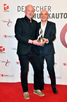 Andrej Globokar und Peter Globokar beim 13. Deutschen Musikautor*innenpreis der GEMA 2022 im Hotel The Ritz-Carlton. Berlin, 24.03.2022