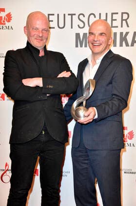Andrej Globokar und Peter Globokar beim 13. Deutschen Musikautor*innenpreis der GEMA 2022 im Hotel The Ritz-Carlton. Berlin, 24.03.2022