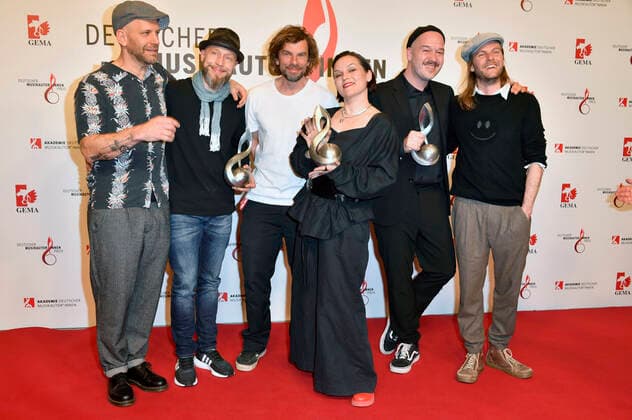 Sportfreunde Stiller und Großstadtgeflüster beim 13. Deutschen Musikautor*innenpreis der GEMA 2022 im Hotel The Ritz-Carlton. Berlin, 24.03.2022