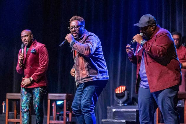 Naturally 7 live bei einem Konzert ihrer 20 Years Tour im DASDIE Brettl. Erfurt, 26.03.2022