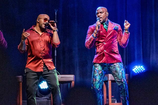 Naturally 7 live bei einem Konzert ihrer 20 Years Tour im DASDIE Brettl. Erfurt, 26.03.2022