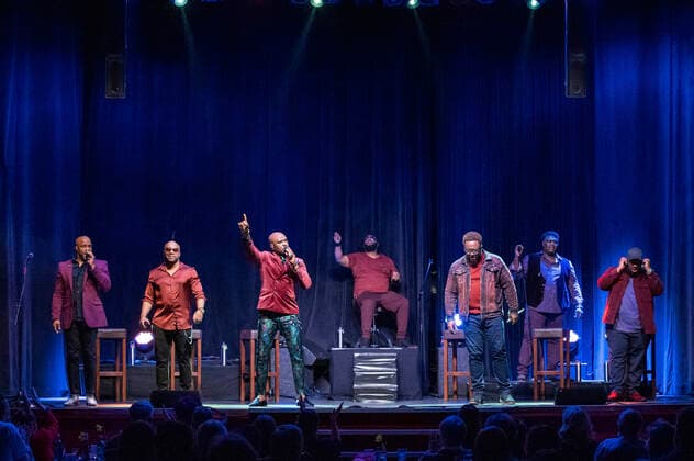 Naturally 7 live bei einem Konzert ihrer 20 Years Tour im DASDIE Brettl. Erfurt, 26.03.2022
