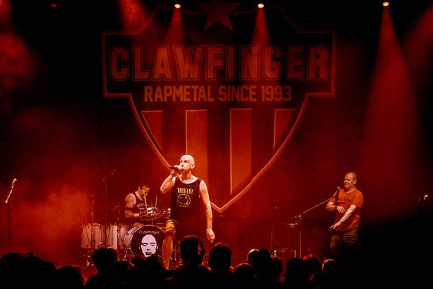 Clawfinger Copenhagen, Denmark. 26th, March 2022. The Swedish rap metal band Clawfinger performs a live concert at Amager Bio in Copenhagen. Here vocalist Zak Tell is seen live on stage. Copenhagen Denmark  Copyright: xGonzalesxPhoto NikolajxBransholmx