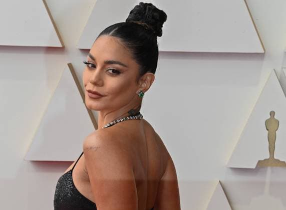 Vanessa Hudgens arrives for the 94th annual Academy Awards at the Dolby Theatre in the Hollywood section of Los Angeles on Sunday, March 27, 2022.  LAP2022032715 JIMxRUYMEN