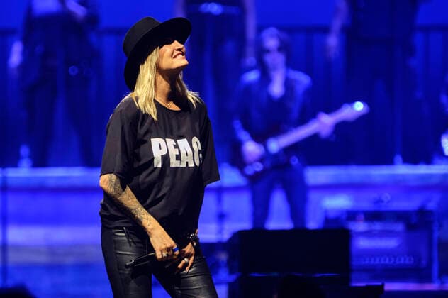 Entertainment Themen der Woche KW12 Entertainment Bilder des Tages Sarah Connor live bei einem Konzert ihrer Herz Kraft Werke -Tour in der ZAG Arena. Hannover, 27.03.2022 *** Sarah Connor live at a concert of her Herz Kraft Werke Tour at ZAG Arena Hannover, 27 03 2022 Foto:xU.xStammx xFuturexImage