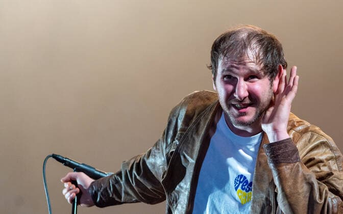 Entertainment Themen der Woche KW12 Entertainment Bilder des Tages 20220327 YesWeCare Solidaritaetskundgebung fuer die Ukraine WIEN, OESTERREICH - 27. MAERZ: Oesterreichische Rock-Band Wanda waehrend ihres Auftrittes bei dem Benefizkonzert bei der YesWeCare Solidaritaetskundgebung fuer die Ukraine am Heldenplatz am 27. Maerz 2022 in Wien, Oesterreich. 220327_SEPA_17_080 Copyright: xIsabellexOuvrardx SEPAxMedia