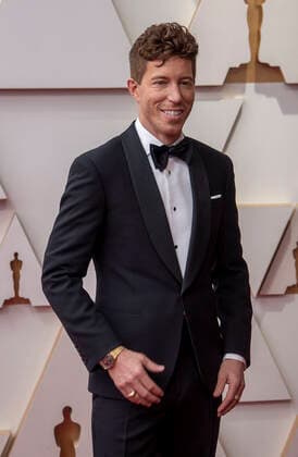 Shaun White poses on the red carpet upon arrival at the Oscars at the Dolby Theater in Los Angeles, California, USA, 27 March 2022. EFE Javier Rojas Academy Oscar Awards !ACHTUNG: NUR REDAKTIONELLE NUTZUNG!  Copyright: xJavierxRojasx AME6655 20220328-0510374d897fb42f2571535595b810e7dbdf9176