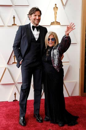 Bradley Cooper mit Mutter Gloria Campano bei der Oscar Verleihung 2022 94th Annual Academy Awards im Dolby Theatre im Hollywood & Highland Center. Los Angeles, 27.03.2022