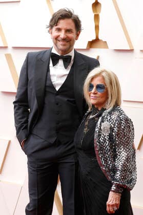 Bradley Cooper mit Mutter Gloria Campano bei der Oscar Verleihung 2022 94th Annual Academy Awards im Dolby Theatre im Hollywood & Highland Center. Los Angeles, 27.03.2022