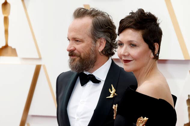 Peter Sarsgaard mit Ehefrau Maggie Gyllenhaal bei der Oscar Verleihung 2022 94th Annual Academy Awards im Dolby Theatre im Hollywood & Highland Center. Los Angeles, 27.03.2022