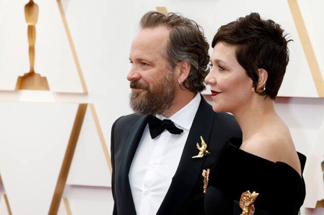 Peter Sarsgaard mit Ehefrau Maggie Gyllenhaal bei der Oscar Verleihung 2022 94th Annual Academy Awards im Dolby Theatre im Hollywood & Highland Center. Los Angeles, 27.03.2022