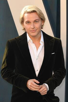 Entertainment Themen der Woche KW12 Entertainment Bilder des Tages March 27, 2022, Beverly Hills, CA, USA: Ronan Farrow attends the 2022 Vanity Fair Oscar Party at the Wallis Annenberg Center for the Performing Arts on March 27, 2022 in Beverly Hills, California. Beverly Hills USA - ZUMAs181 20220327_zea_s181_019 Copyright: xImagespacex