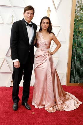March 28, 2022, Los Angeles, CA, USA: LOS ANGELES - MAR 27: Ashton Kutcher, Mila Kunis at the 94th Academy Awards at Dolby Theater on March 27, 2022 in Los Angeles, CA Los Angeles USA - ZUMAb170 20220328_zap_b170_001 Copyright: xKayxBlakex