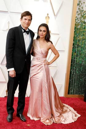 March 28, 2022, Los Angeles, CA, USA: LOS ANGELES - MAR 27: Ashton Kutcher, Mila Kunis at the 94th Academy Awards at Dolby Theater on March 27, 2022 in Los Angeles, CA Los Angeles USA - ZUMAb170 20220328_zap_b170_011 Copyright: xKayxBlakex
