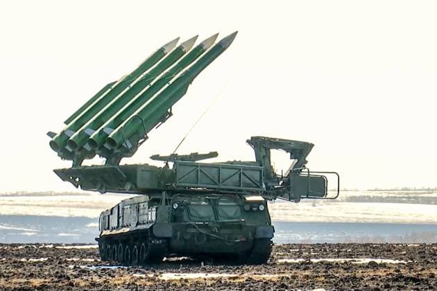 News Bilder des Tages UKRAINE - MARCH 24, 2022: A Russian Army Buk-M3 surface-to-air missile system. The systemâ€™s crew performed a combat alert mission to control air space in the area of responsibility of the Russian Armed Forces and located aerial targets identified as Bayraktar TB2 unmanned combat aerial vehicles; the targets were escorted and eliminated. The Russian Armed Forces are carrying out a special military operation in Ukraine. Video grab. Best possible quality. Russian Defence Ministry TASS A STILL IMAGE TAKEN FROM VIDEO PROVIDED ON MARCH 28, 2022, BY A THIRD PARTY. IT IS DISTRIBUTED BY TASS EXACTLY AS RECEIVED AS A SERVICE FOR CLIENTS. EDITORIAL USE ONLY  TS129DC2