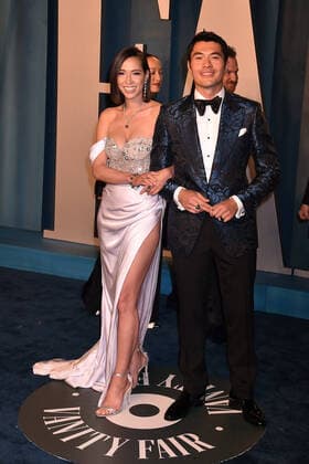BEVERLY HILLS, CA - MARCH 27: Henry Golding and Liv Lo at the 2022 Vanity Fair Oscar Party at the Wallis Annenberg Center for the Performing Arts on March 27, 2022. Copyright: xJeffreyxMayerx