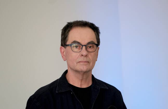 Gerhard Steidl ist ein deutscher Verleger, Eigentümer und Geschäftsführer des Steidl Verlags. Documenta House of Paper *** Gerhard Steidl is a German publisher, owner and managing director of Steidl Verlag Documenta House of Paper