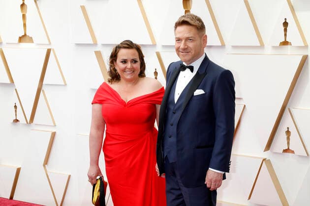 March 27, 2022, Los Angeles, CA, USA: LOS ANGELES - MAR 27: Lindsay Brunnock, Kenneth Branagh at the 94th Academy Awards at Dolby Theater on March 27, 2022 in Los Angeles, CA Los Angeles USA - ZUMAnc22 20220327_zaa_nc22_340 Copyright: xKathyxHutchinsx