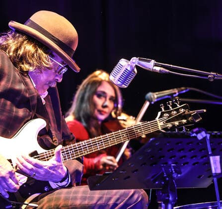 Konzert von hackedepicciotto, Festival opening SONIC MORGUE, Silent Green Berlin hackedepicciotto, Danielle de Picciotto mit EinstuÌˆrzende Neubauten Bassist Alexander Hacke
