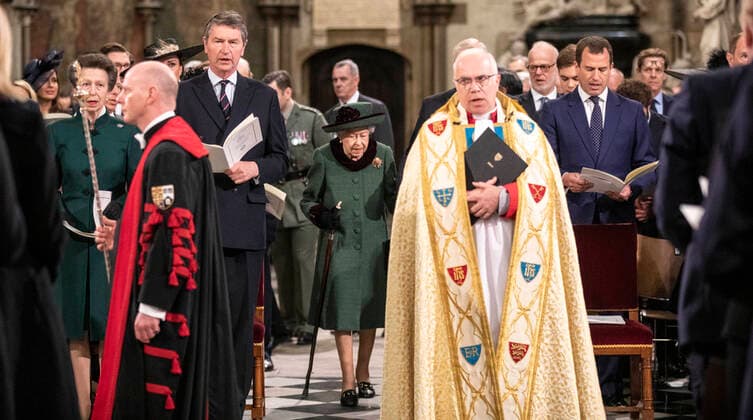 Bilder des Jahres 2022, Entertainment 03 März . 29 03 2022. London, United Kingdom. Queen Elizabeth II and Prince Andrew at the Prince Philip Memorial Service at Westminster Abbey in London.  xi-Imagesx IIM-23254-0193