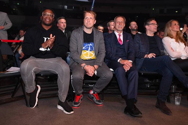 Boxen Simon Zachenhuber vs. Maurice Morio am 26.03.2022 in der Westfalenhalle in Dortmund Mola Adebisi, links - Oliver Pocher, mitte - Christoph Daum, rechts *** Boxing Simon Zachenhuber vs Maurice Morio on 26 03 2022 in the Westfalenhalle in Dortmund Mola Adebisi, left Oliver Pocher, center Christoph Daum, right xHDx *** Boxing Simon Zachenhuber vs Maurice Morio on 26 03 2022 in the Westfalenhalle in Dortmund Mola Adebisi, left Oliver Pocher, center Christoph Daum, right Boxing Simon Zachenhuber vs Maurice Morio on 26 03 2022 in the Westfalenhalle in Dortmund Mola Adebisi, left Oliver Pocher, center Christoph Daum, right xHDx xstx