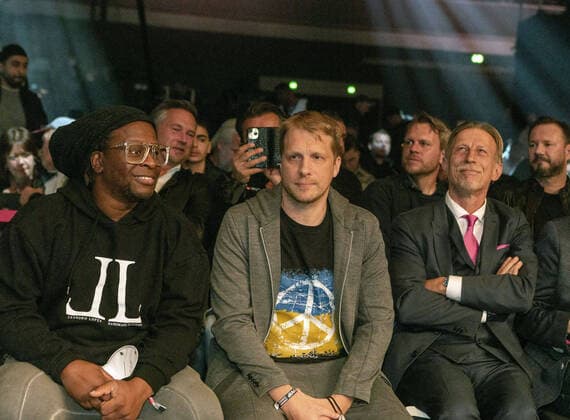 Oliver Pocher, Mola Adebisi und Christoph Daum als Promis beim Boxkampf Felix The Fighter Sturm (Deutschland) vs Istvan Oliver Pocher, Mola Adebisi und Christoph Daum als Promis beim Boxkampf Felix The Fighter Sturm Deutschland vs Istvan The Prince Szili Ungarn GER, Boxen, IBO Intercontinental & IBO Supermiddleweight World Championship, WM, Weltmeisterschaft Eliminator Boxkampf im Supermittelgewicht über 12 Runden am 26.03.2022 in Dortmund Niederlage für Felix The Fighter Sturm Deutschland nach Punkten. Sieger Istvan The Prince Szili Ungarn Location: Westfalenhalle Entertainer Oliver Pocher, Mola Adebisi und Fußballtrainer Christoph Daum beim Boxen am 26.03.2022 in Dortmund Dortmund *** Oliver Pocher, Mola Adebisi and Christoph Daum as cel Copyright: xIMAGO GerhardxWingenderx xEibner-Pressefotox imago images 1010900893