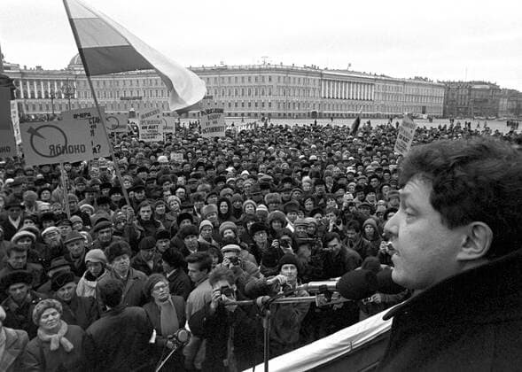 Meeting against military operations in Chechnya 689038 30.03.1996 A meeting against military operations in Chechnya. Organized by Yabloko social and political movement. The movement s chairman Grigory Yavlinsky, right. A. Varfolomeev Sputnik St. Petersburg Russia  Copyright: xA.xVarfolomeevx