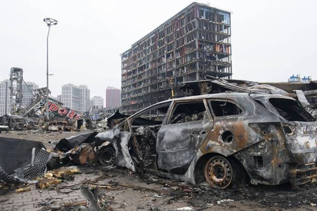 News Bilder des Tages Russians Continue War In Ukraine Consequences of shelling of the Retroville shopping mall by Russian missiles. Kyiv, Ukraine. March 30, 2022. Kyiv Ukraine  Copyright: xMaxymxMarusenkox originalFilename: musienko-notitle220330_nplkp.jpg