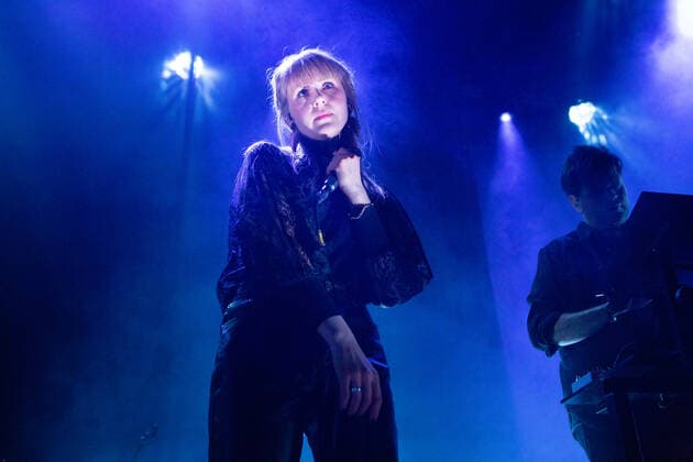 Trentemoller Oslo, Norway. 29th, March 2022. The Danish composer, music producer and electronic musician Trentemoller performs a live concert at Rockefeller in Oslo. Here vocalist Disa is seen live on stage. Oslo Norway  Copyright: xGonzalesxPhoto Per-OttoxOppix