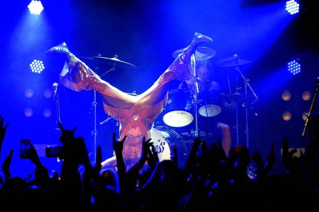 Entertainment Themen der Woche KW13 CHICAGO, IL - MARCH 30: The Darkness in concert at The Park West in Chicago, Illinois on March 30,2022. Copyright: xGenexAmbox