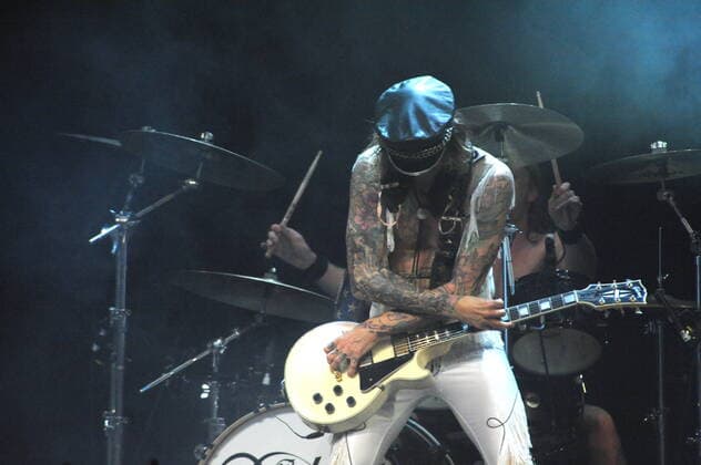 CHICAGO, IL - MARCH 30: The Darkness in concert at The Park West in Chicago, Illinois on March 30,2022. Copyright: xGenexAmbox