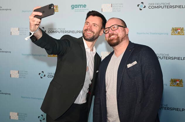 Felix Falk und Lars Janssen bei der Verleihung des Deutschen Computerspielpreises 2022 in der TonHalle. München, 31.03.2022