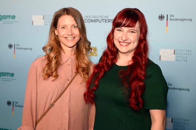 Jana Forkel und Kathrin Radtke bei der Verleihung des Deutschen Computerspielpreises 2022 in der TonHalle. München, 31.03.2022