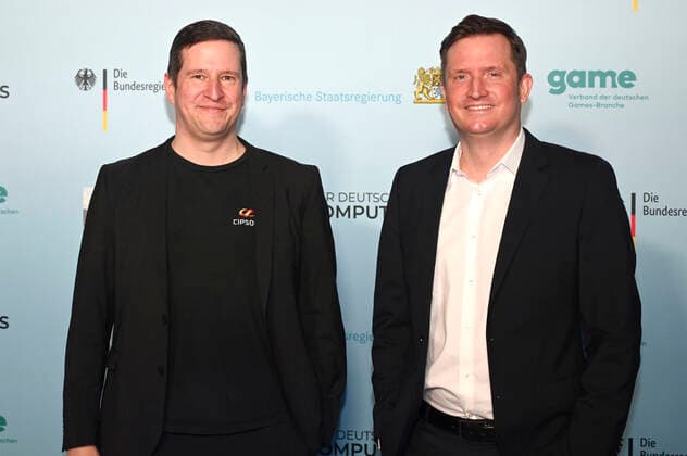Benjamin Zuckerer und Stephan Vogler bei der Verleihung des Deutschen Computerspielpreises 2022 in der TonHalle. München, 31.03.2022
