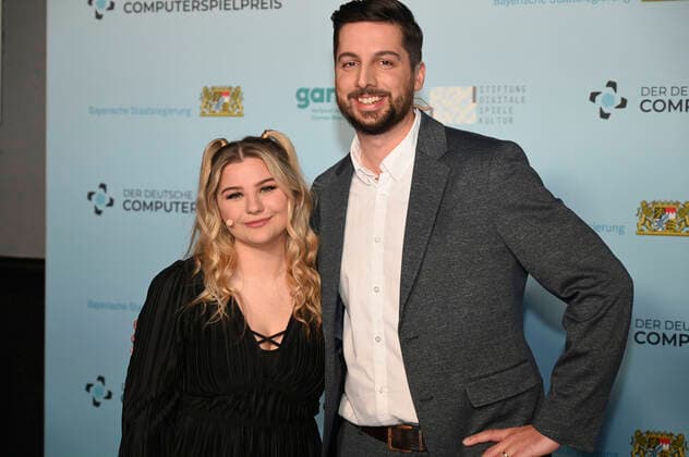 Olivia Osthushenrich und Michael Obermeier bei der Verleihung des Deutschen Computerspielpreises 2022 in der TonHalle. München, 31.03.2022
