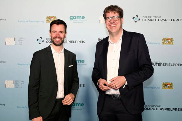 Felix Falk und Michael Kellner bei der Verleihung des Deutschen Computerspielpreises 2022 in der TonHalle. München, 31.03.2022