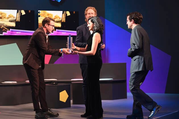 Brix Schaumburg, Uke Bosse, Apoorva Gandhi und Hans van Brakel bei der Verleihung des Deutschen Computerspielpreises 2022 in der TonHalle. München, 31.03.2022