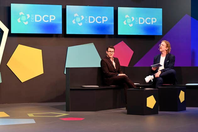 Brix Schaumburg und Uke Bosse bei der Verleihung des Deutschen Computerspielpreises 2022 in der TonHalle. München, 31.03.2022