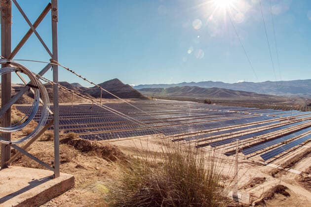 IMAGO Nature: Unsere Erde, Energiequellen, Photovoltaik Solar energy industry fields in Andalusia Solar power plants in the Tabernas desert in Almeria southern Spain Tabernas Provinz Almeria Spanien
